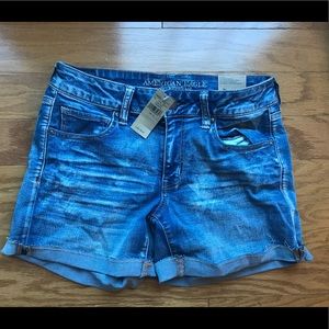 American Eagle Midi Low Rise Shorts